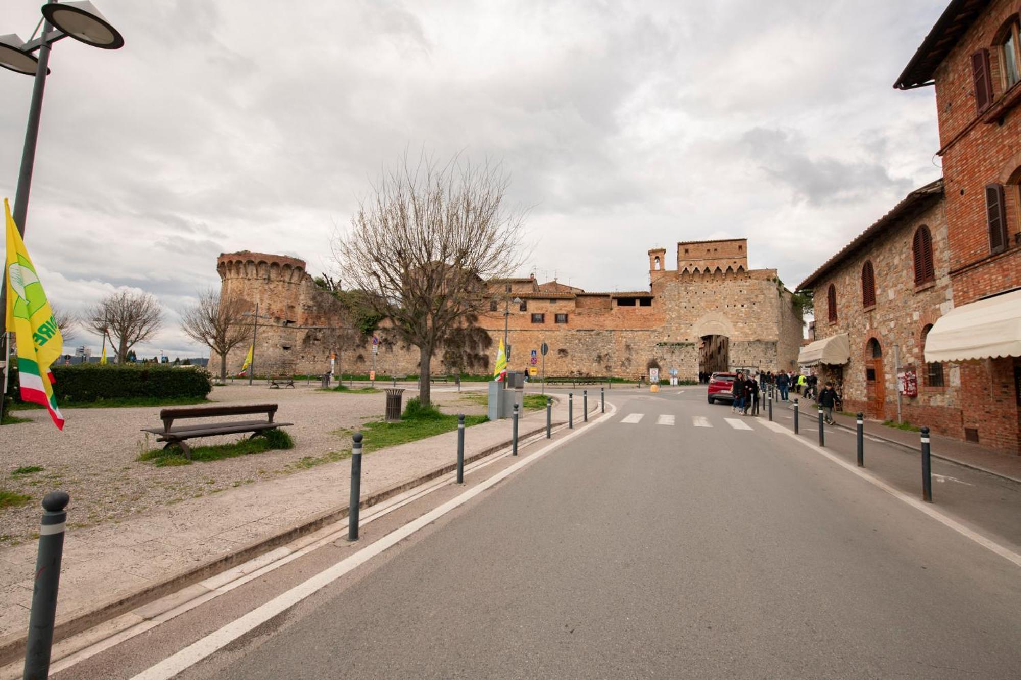 Bellavista Free Parking City Center San Gimignano Esterno foto